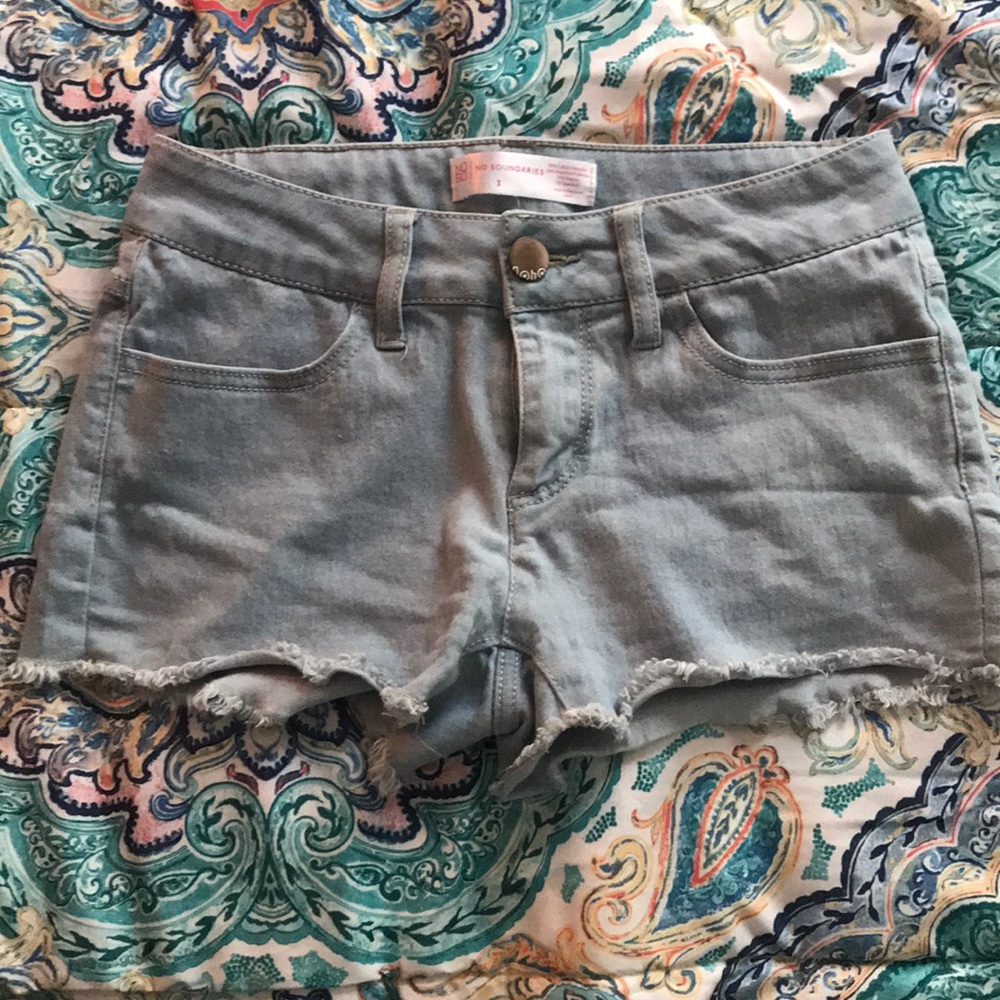 No Boundaries shorts